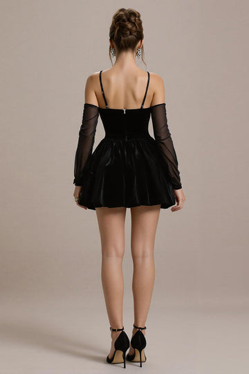 Robe de cocktail courte à volants en velours noir à volants
